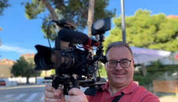 El festival B-RETINA reivindica el underground catalán con un homenaje al “cartero-cineasta” Juan Carlos Gallardo: 14 largometrajes en 14 años y más de 300 cortos