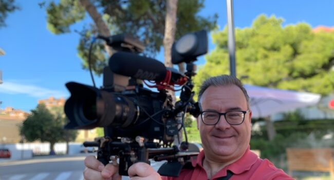 El festival B-RETINA reivindica el underground catalán con un homenaje al “cartero-cineasta” Juan Carlos Gallardo: 14 largometrajes en 14 años y más de 300 cortos