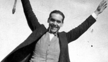 Lorca vivo denuncia a la superpotencia