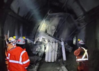 Cien brigadistas participan en rescate de mineros en Chile