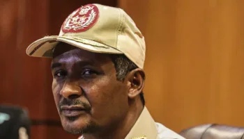 Tribunal acusa a líder paramilitar de Sudán de genocidio
