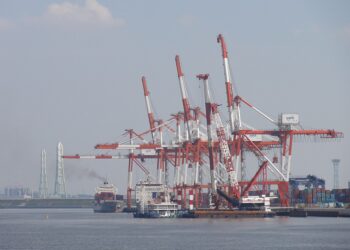 Japón reporta mayor caída de sus exportaciones en cuatro años