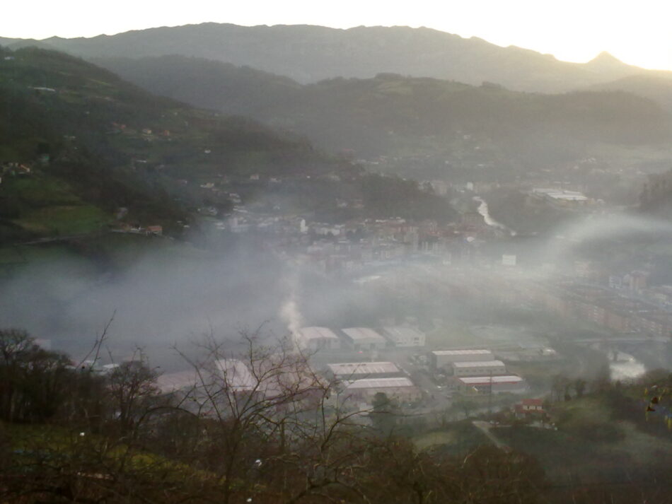 Denuncian que se disparó la contaminación por azufre en la comarca del Nalón (Asturias)