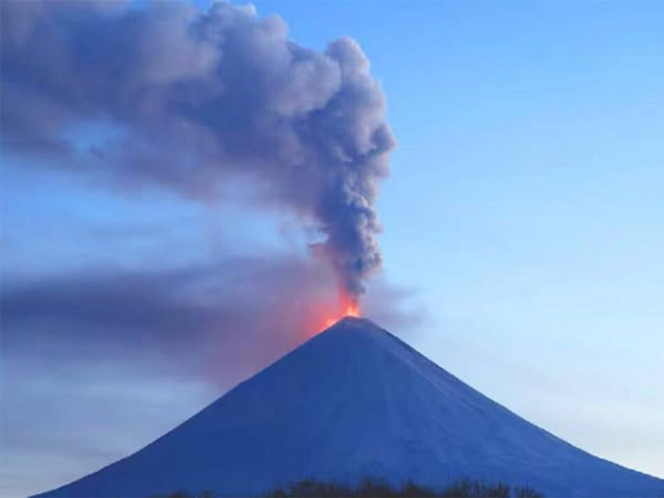 El volcán de Kamchatka expulsó cenizas hasta ocho kilómetros de altura