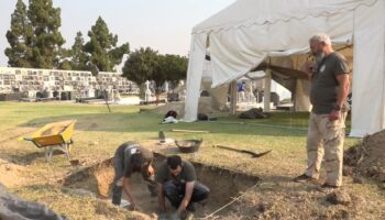 Si inicia la exhumación de fosas comunes en el cementerio de Huelva para buscar bebés robados