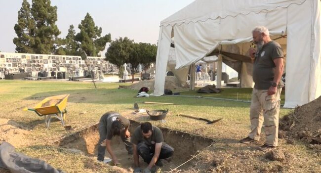 Si inicia la exhumación de fosas comunes en el cementerio de Huelva para buscar bebés robados