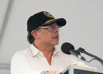 Gustavo Petro rechaza declaraciones de Álvaro Uribe sobre asesinato de precandidato presidencial
