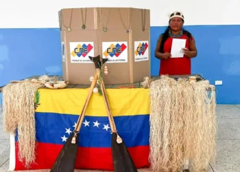 CNE anuncia cierre de mesas electorales y 68 cargos irreversibles para concejales indígenas en Ecuador