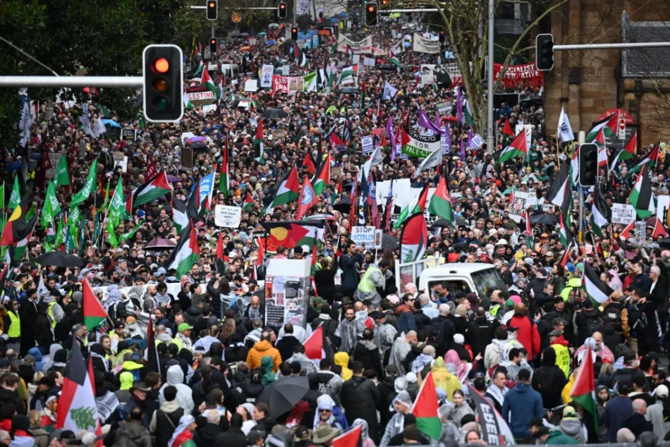 Miles de manifestantes marchan junto a Julian Assange en Sídney contra el genocidio en Gaza