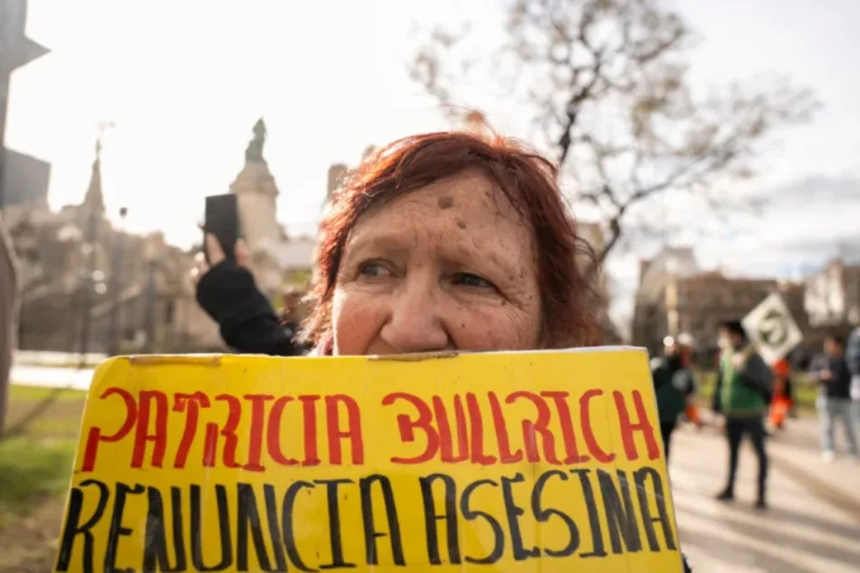 Reporteras detenidas y represión en marcha de jubilados