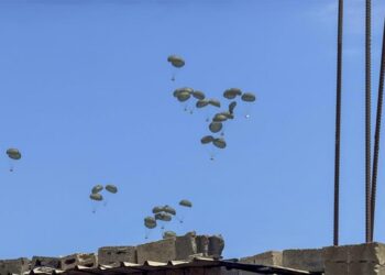 Italia iniciará lanzamientos aéreos de ayuda humanitaria a Gaza