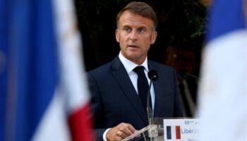 Macron descarta su dimisión pese a las reclamaciones de la oposición