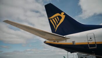 La huelga del personal de tierra de Ryanair se extiende a doce aeropuertos: estos son tus derechos si te ves afectado