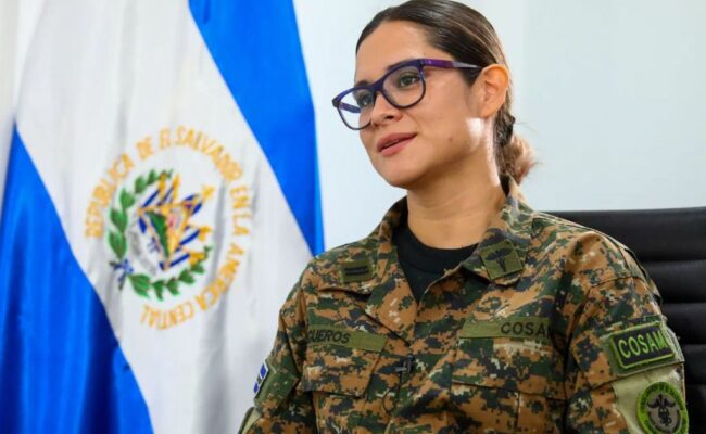 Criticas y expectativas ante nombramiento de una militar al frente de Educación en El Salvador