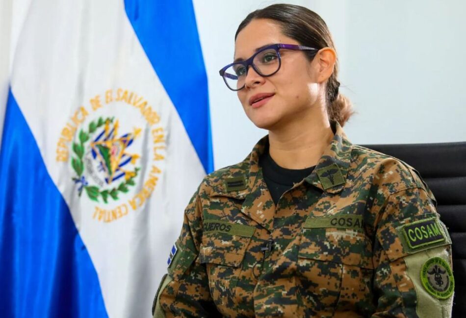 Criticas y expectativas ante nombramiento de una militar al frente de Educación en El Salvador