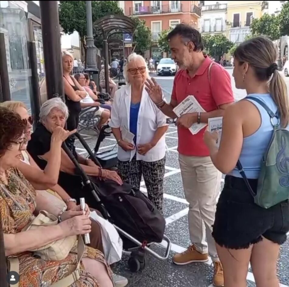 Adelante tacha de ineptos al PSOE y al Partido Popular en la campaña informativa de su propuesta ‘Un autobús por derecho’