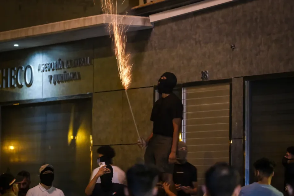 Exigen investigar lazos de Vox con líder de grupo neonazi «Deport Them Now» arrestado en Barcelona