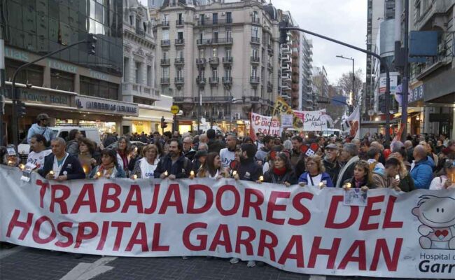 Grandes movilizaciones en Argentina contra el veto de Milei a la salud pediátrica