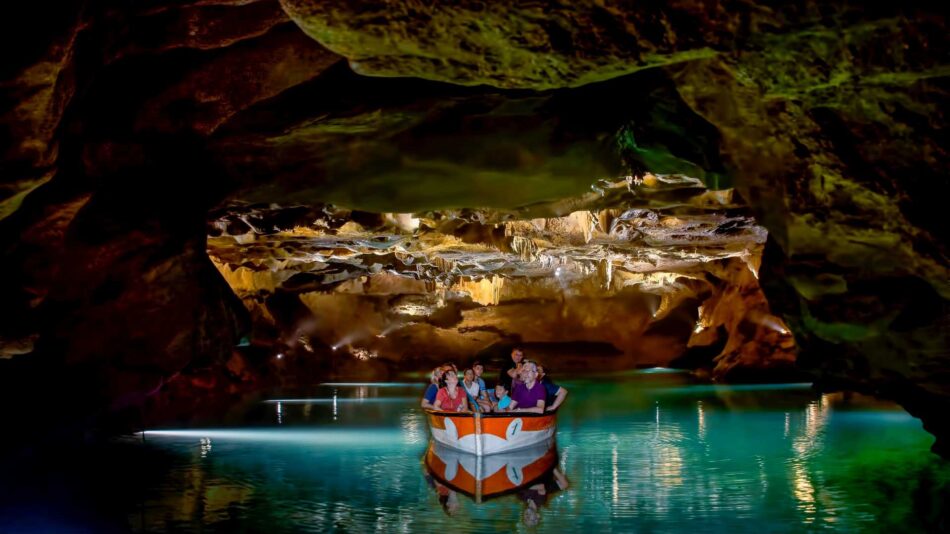 CGT denuncia ante Inspección de Trabajo la “situación crítica” de los barqueros de les Coves de Sant Josep