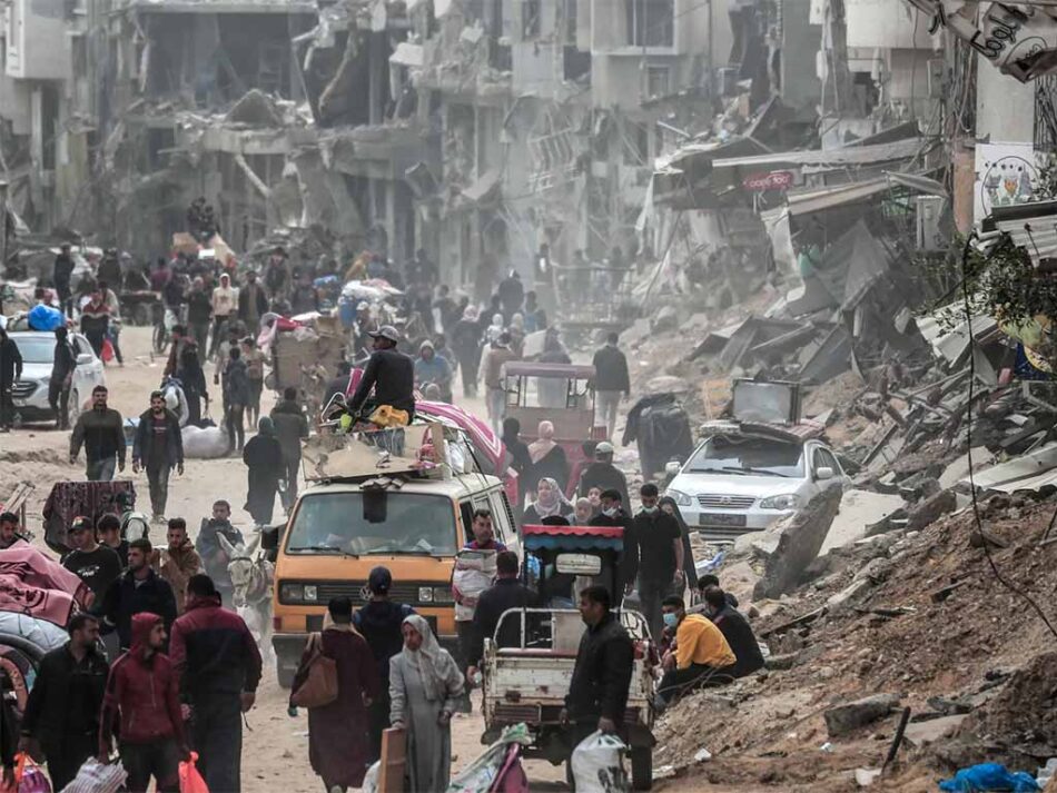 Ciudad de Gaza bajo ataque israelí, los palestinos huyen al sur