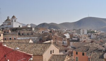 El Sindicato por la Vivienda de Sevilla y Albacete por la Vivienda denuncian el intento de desahucio de un vecino discapacitado de Hellín