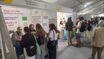 UNI Laica reclamó una Universidad pública y laica en las Jornadas de Recepción de Estudiantes 2025 de la Universidad de Granada
