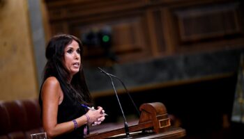 Martina Velarde (Podemos) denuncia que el Gobierno avale el macroproyecto hidroeléctrico de Villar Mir en Rules pese a los riesgos ambientales y agrícolas
