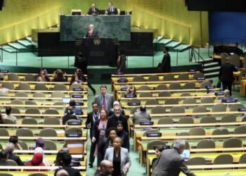 Las delegaciones de Naciones Unidas abandonan la sala durante el discurso de Netanyahu