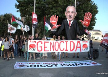Concentració multitudinària al Port de València per la paralització d’enviaments d’armes de guerra a Israel
