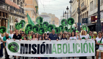 Más de 10.000 personas llenan la Puerta del Sol en la marcha antitaurina del Partido Animalista