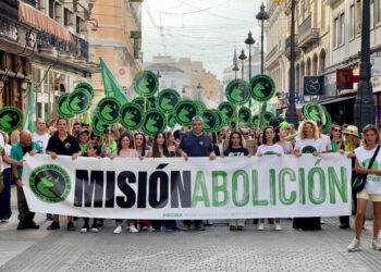 Más de 10.000 personas llenan la Puerta del Sol en la marcha antitaurina del Partido Animalista