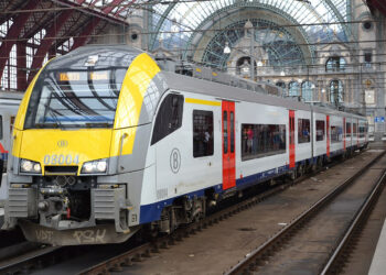 Organizaciones interponen demanda colectiva contra NMBS por adjudicación a CAF, acusada de financiar asentamientos en Palestina