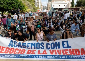 Primera victoria de la huelga de alquileres contra La Caixa: 170 familias de Banyoles, Lleida y Mollet podrán quedarse en casa