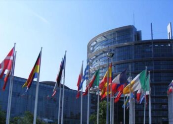 Eurodiputados instan a suspender relaciones comerciales con Israel