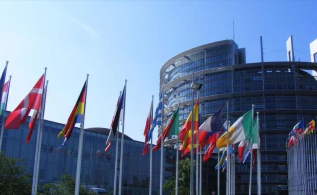 Eurodiputados instan a suspender relaciones comerciales con Israel