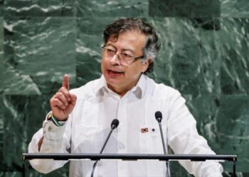 Petro carga contra EEUU por convertir el Caribe en zona de “colonización”