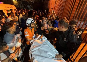 Israel reanuda ataques y mata a más de 90 gazatíes pese a tregua