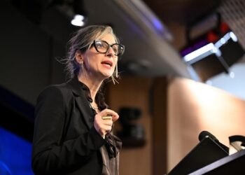 Francesca Albanese: «Israel viola el derecho internacional al frenar la Flotilla»