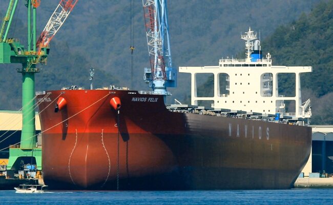 El «Navios Felix», buque habitual en la ruta del carbón hacia Israel, atraca en Ceuta vulnerando claramente las provisiones del Real Decreto Ley aprobado por el Gobierno