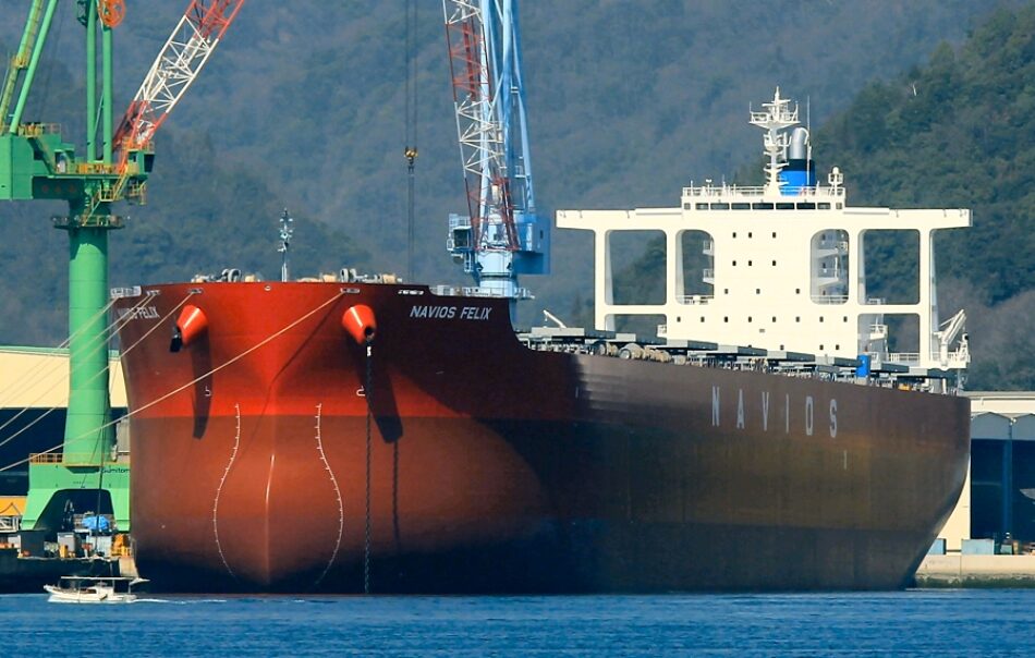 El «Navios Felix», buque habitual en la ruta del carbón hacia Israel, atraca en Ceuta vulnerando claramente las provisiones del Real Decreto Ley aprobado por el Gobierno