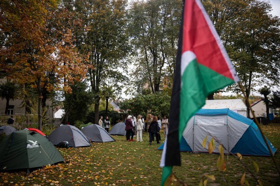 Reconocimiento a todas las mujeres participantes en el campamento de bruselas en apoyo de la causa palestina
