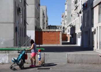 La pobreza repunta en la Comunidad de Madrid, mientras mejora en el conjunto de España