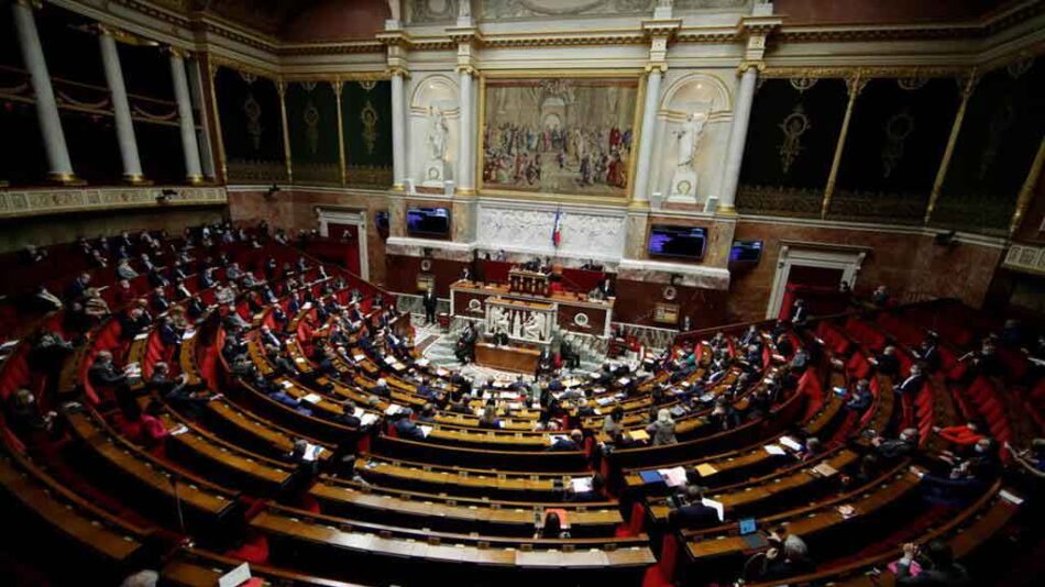 Continúa el debate presupuestario en Francia tras un arranque marcado por el conflicto