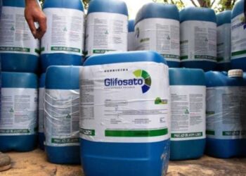 La UE propone multiplicar por 4.000 el glifosato permitido en aguas