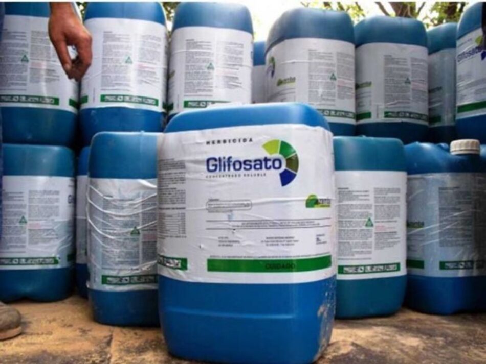 La UE propone multiplicar por 4.000 el glifosato permitido en aguas