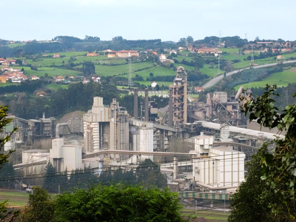Coordinadora Ecoloxista d’Asturies: «¿El Principado piensa derogar las actuales autorizaciones para quemar residuos?»