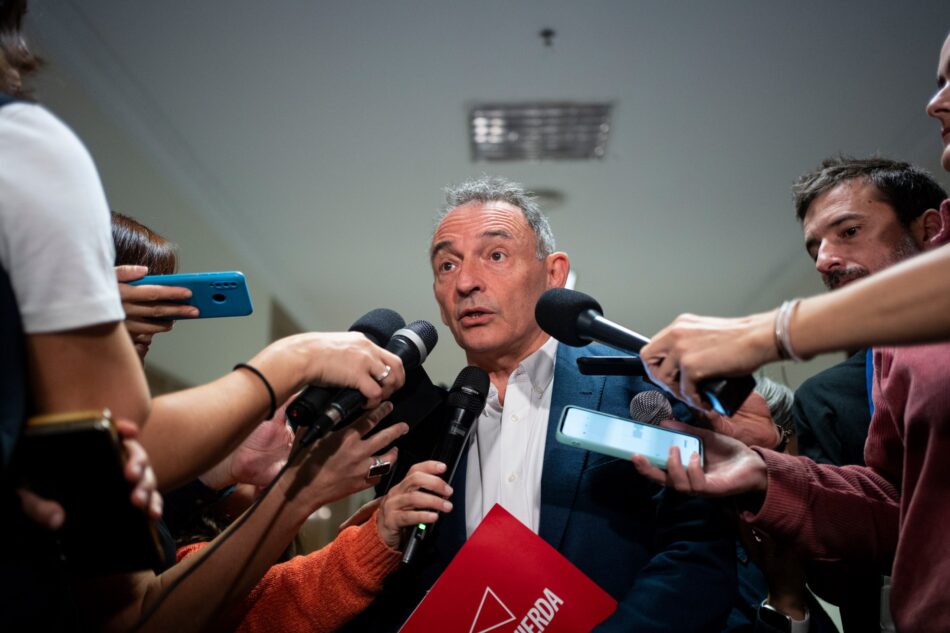 Enrique Santiago reclama al PP que “deje de enredar” y exija ya a Mazón “aclarar qué hacía el día de la Dana y pida perdón a las víctimas” en vez de empeñarse en ir al funeral de Estado