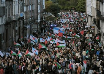 Santiago de Compostela colapsa na a maior mobilización en solidariedade con Palestina da historia de Galicia