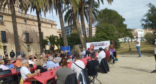 EU y el Sindicat de Llogateres celebran una comida popular para impulsar la caja de resistencia de inquilinos