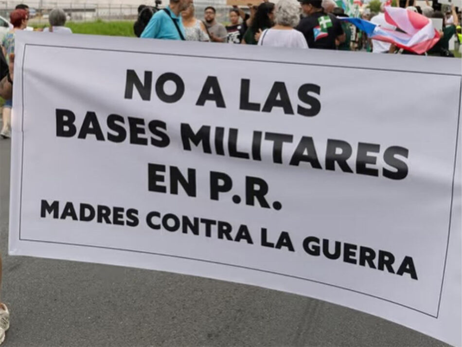 Protestas en Puerto Rico reclaman el fin de la presencia militar de Estados Unidos